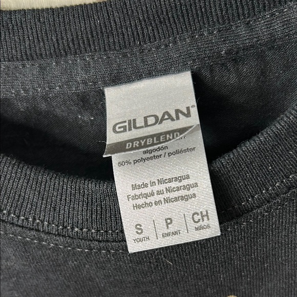 Gildan Girls small 1 Lana skate Black Graphic Cat T-Shirt - Picture 3 of 9